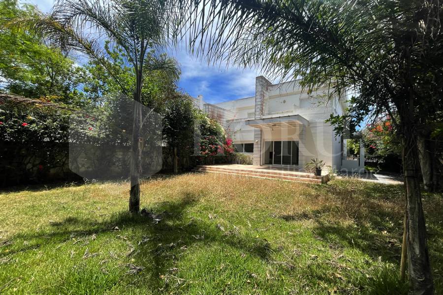 Villa à louer, Manar