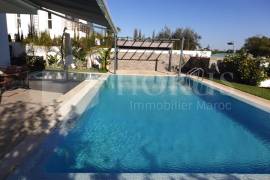 Villa avec jardin et piscine à vendre, Bouskoura